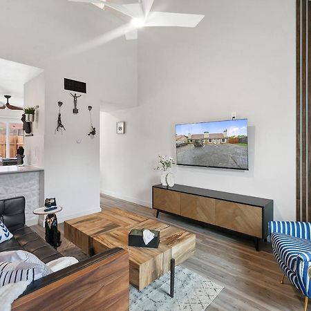Apartament Contemporary Couples Getaway Near Austin Favorites - Loft 21 Zewnętrze zdjęcie