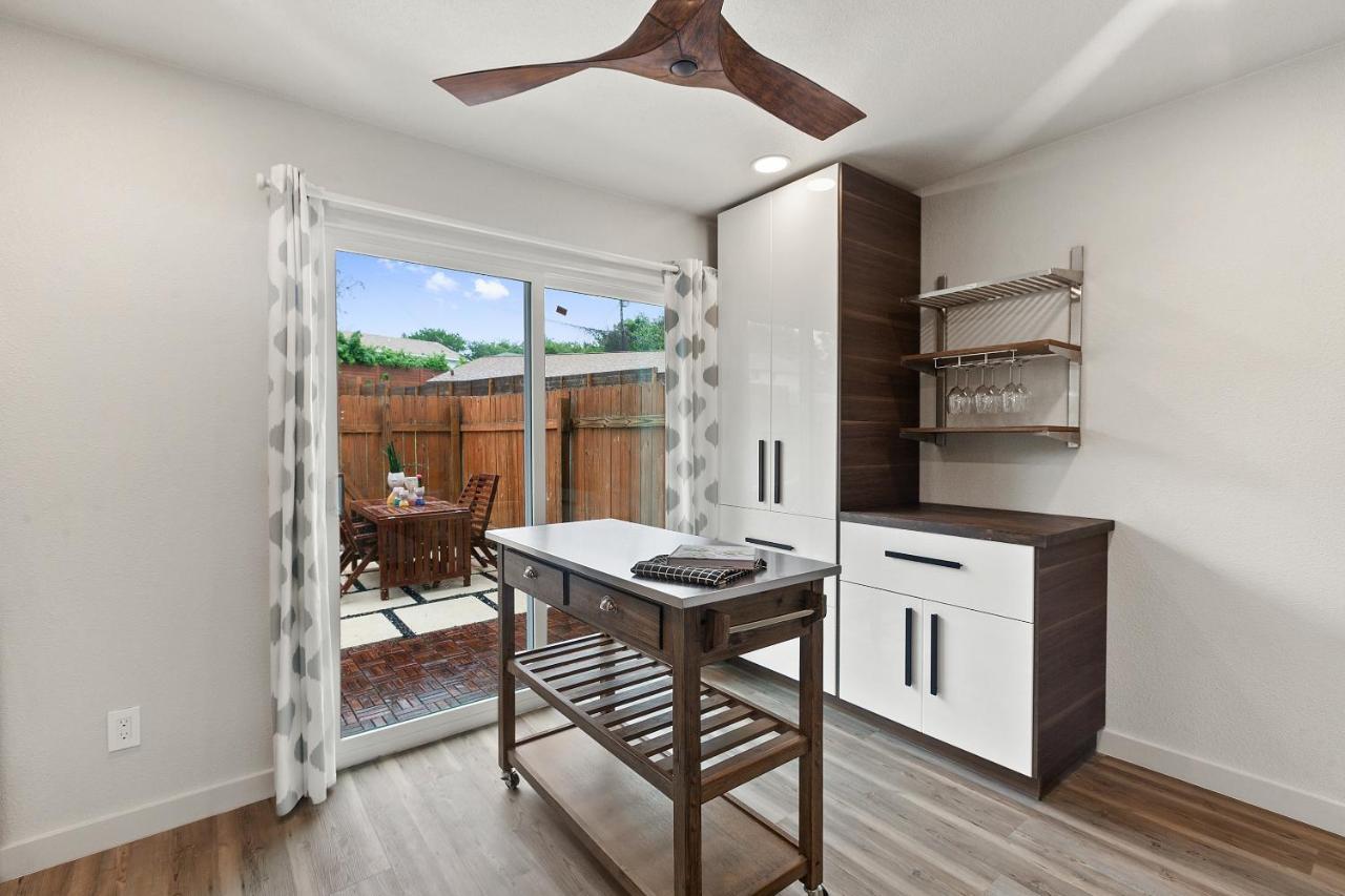 Apartament Contemporary Couples Getaway Near Austin Favorites - Loft 21 Zewnętrze zdjęcie